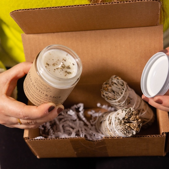 SAGE SMUDGING KIT- Palo Santo Sage Candle + Two Sage Bundles - Cleansing Set - Picture 2 of 7